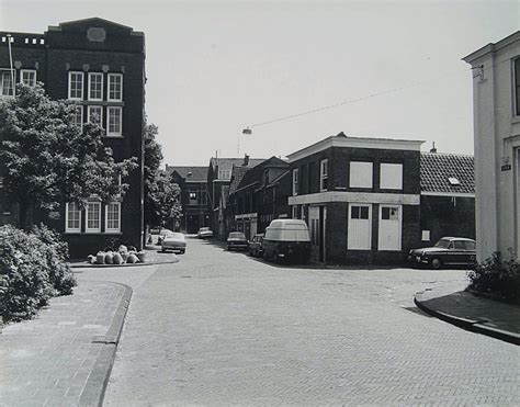 Dordrecht Stek met Gemeente archief 1972 | Stad, Mooie huizen, Foto's