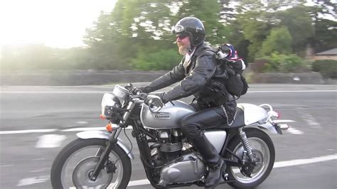 6 best motorcycle dog carriers: Cute dog in goggles on a motorcycle - YouTube