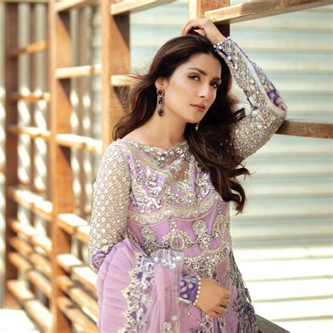 Ayeza Khan Is Looking Stuning In This Beautiful Purple Outfit Reviewitpk