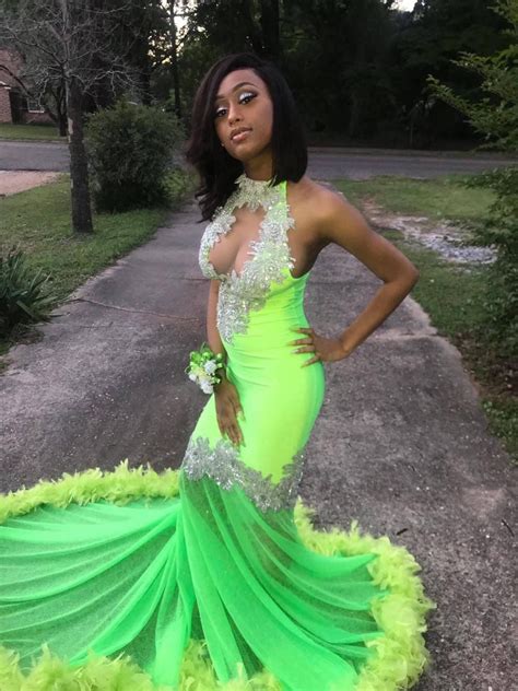 Pin By Kylie Ashanti On Prom Hoco Mermaid Prom Dresses Prom Girl