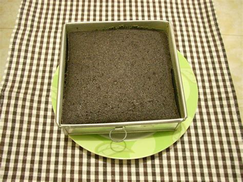 Mix unsalted butter, gula, vanilla dengan mixer sampai mengembang dan pucat. Cara membuat bolu ketan hitam yang bisa anda coba dirumah