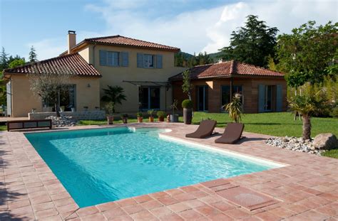 Explore our all swimming pool designs, pool supplies, pool chemicals & pool covers & more. Pool Bildgalerie: Swimmingpool Referenzen - Desjoyaux Pools