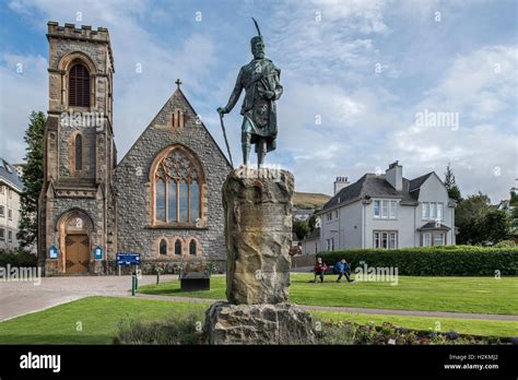 Donald Cameron Of Lochiel Statue In Front Of The Church Of Scotland At
