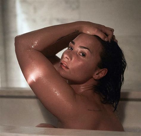 Demi Lovato tem novas fotos íntimas vazadas na internet Pipoca Moderna