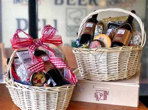 Gourmet Custom Gift Baskets | Dusty's Cellar