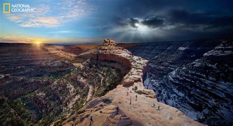 Incredible Day To Night Photo Of Bears Ears National Monument Took 36