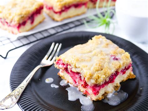 Maybe you would like to learn more about one of these? Johannisbeer Kuchen vom Blech vegan - Applethree - Food ...