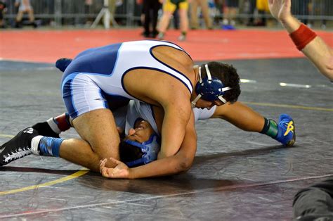 Prep Wrestling Meadowdales Smith Advances To Semifinals At Mat