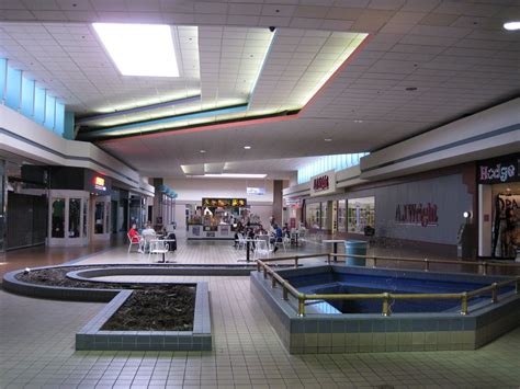 Universal Mall Michigan Abandoned Malls Dead Malls Vintage Mall