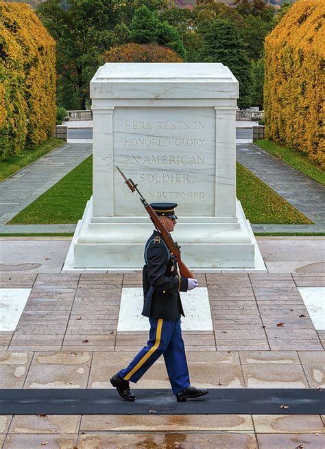 Soldier At The Tomb Of The Unknown Photograph By Jerry