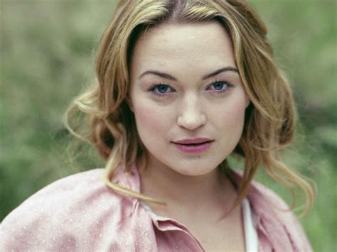 Sophia Myles Father Dies After Fight With Coronavirus Celebrity Insider