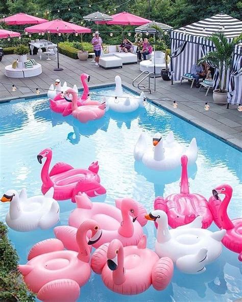 7 Gorgeous Locations For Private Pool Parties In Singapore Festa Na Piscina Decorações Da