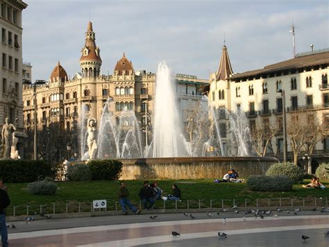 Serwis fcbarca.com to codziennie aktualizowane centrum kibica barcelony. Symmetrical Design of Eixample, Barcelona | I Like To ...