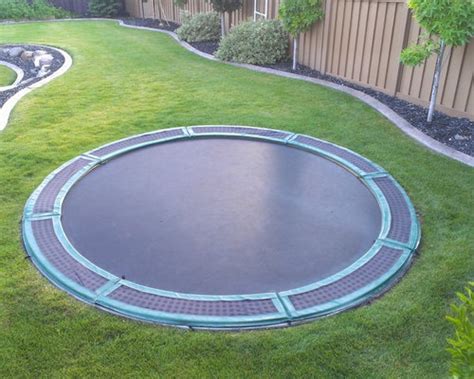 Put concrete around the top edge of the trampoline at floor level to secure the edge of the hole in place. Trampoline | Houzz