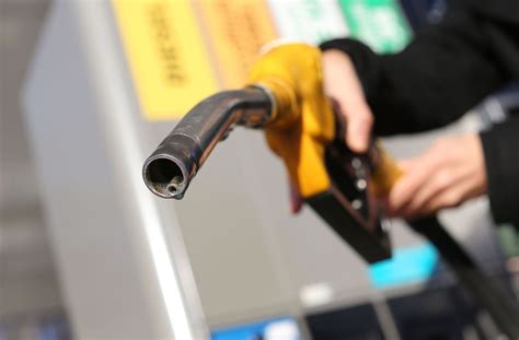 L'inégale répartition des réserves dans le monde implique des flux pétroliers très près de 56,5 millions de barils de pétrole et de produits raffinés transitent quotidiennement d'un pays à un autre. Carburants : «Les prix risquent de se maintenir à la ...