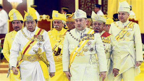 Kepentingan mempertahankan institusi raja 1. Petition · INSTITUSI RAJA - RAJA MELAYU JANGAN DILIBATKAN ...