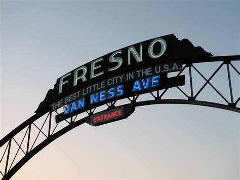 Commentary: Why Does Fresno Keep Growing, Despite High Poverty? | Valley Public Radio