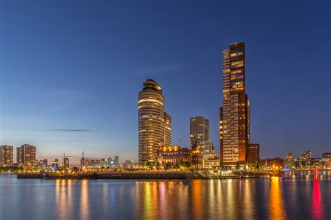 Bekijk meer ideeën over rotterdam, stad, nederland. Rotterdam Skyline foto - Wilhelminapier | Tux Photography Shop