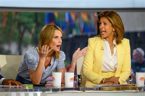 Today Show Fans Side With Hoda Kotb In Co Host Feud Slam Savannah