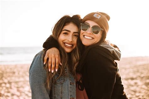 Fun Photoshoot Ideas With Best Friend Poses Expertphotography
