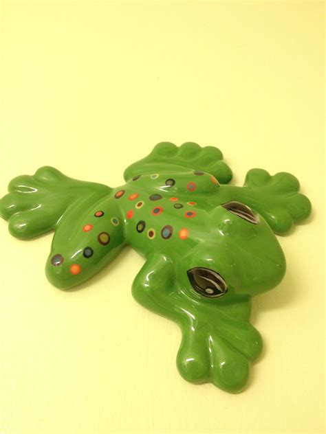 Small Ceramic Frog With Dot Pattern Ceramic Frogs Cute Frogs Crafts