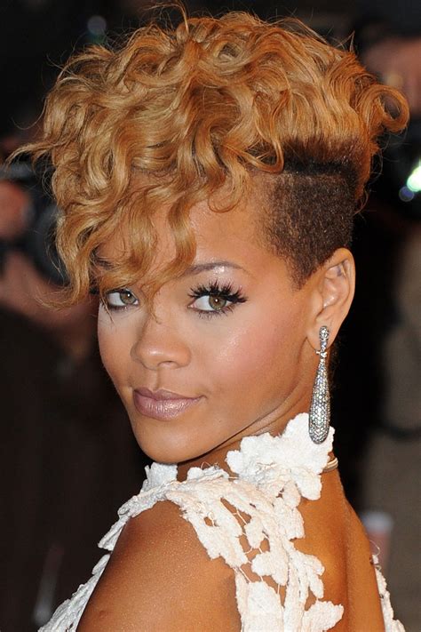 Rihannas Best Ever Hairstyles A Timeline Rihanna Hairstyles Hair
