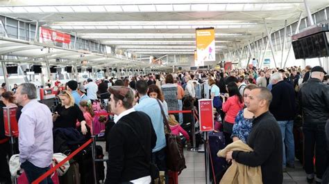 Sydney suburbs are suffering a widespread power outage. Power outage causes travel chaos at Sydney Airport