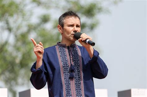 Vakarchuk is a former member of the ukrainian parliament, and the founder of the voice (in may 2019). Святослав Вакарчук назначил нового руководителя партии ...