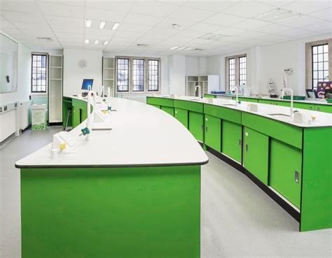 The Pros And Cons Of Different Science Laboratory Layouts Innova Design