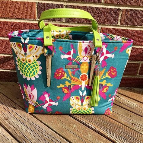 Miss Maggies Handbag Is A Great Free Sewing Pattern For Beginner To