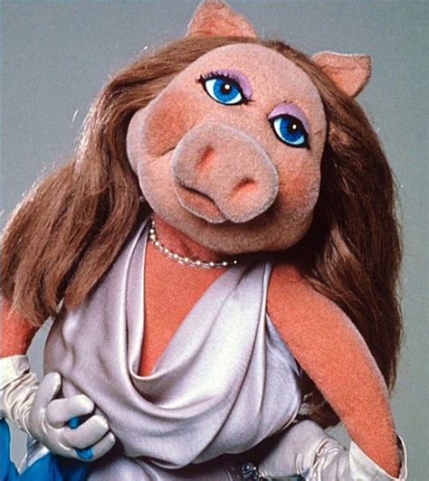 Miss Piggy La Fashion Icon Del Muppet Show Tra Carriera E Amori