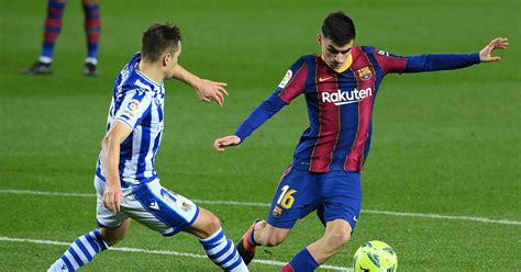 El presidente de la rfef, luis rubiales y el internacional @pedri dan la bienvenida a @platanosiempre como fruta oficial de la selección española. Pedri: "Nagyon motiváltak voltunk" - Eurobarca.hu