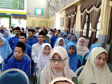 Tapi, kenapa kamu harus ikut pertukaran pelajar? SEKOLAH MENENGAH SAINS TUANKU SYED PUTRA: Majlis Anugerah ...