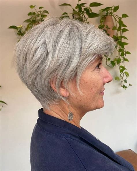 Coiffure Rajeunissante Femme 60 Ans Pixie Bob Pixie Long Shag Ou