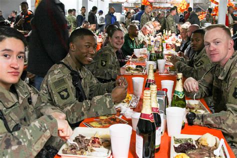 Thanksgiving Feed The Troops Tradition Continues Despite Covid 19 Us