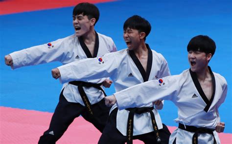 올해는 인기 스피너와 홀 로션 세트 상품도 출시! 한국태권도, 품새 남자 단체전 금메달 - 매일신문