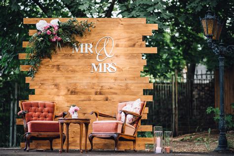 Our Top 10 Favorite Rustic Wedding Trends Rustic Wedding Chic Wedding Reception Backdrop
