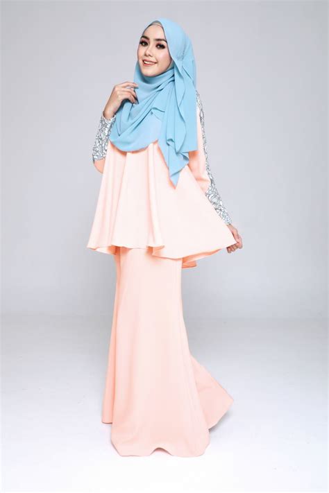 Mempunyai potongan baju yang sangat menawan dan elegant. Baju Kurung Moden Paddlepop Peach - LovelySuri.com