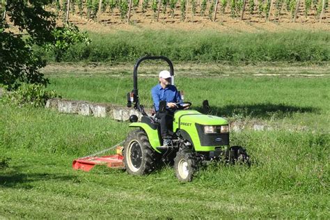 Micro Tracteurs Preet 20 26 Ch Rds France Engins Et Matériels Agricoles