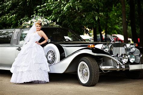 how should you choose a wedding limo service