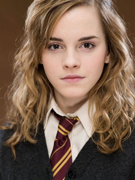 Emma watson was born on april 15, 1990, in paris, france, but raised in england. Hermione | Emma watson harry potter, Emma watson beautiful, Emma watson