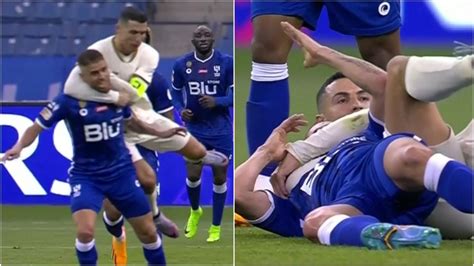 Ronaldo Grabs Opponent By Neck Avoids Red Card Espn Video