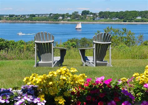Why rent a single room when you could have the whole house? Welcome to Log Cabin Inn of Bailey Island, Maine