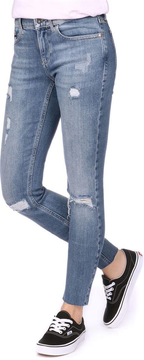 As the lifeblood of calvin klein, our jeans are almost synonymous with the brand itself, recognised as one of the world's most iconic pieces of clothing. Calvin Klein Jeans Mid Rise Skinny Ankle W - Skinny bei ...