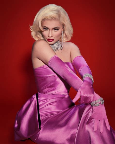 Kylie Jenner Recreates One Of Marilyn Monroe S Most Iconic Looks For
