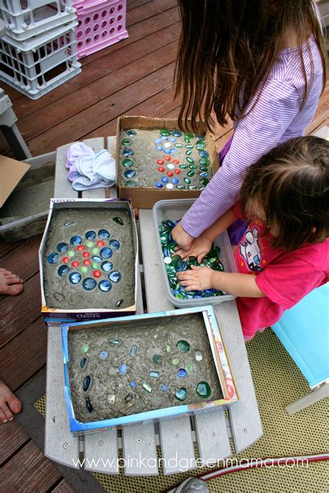Pink and Green Mama: Daddy Camp: Kid-Friendly Cement Stepping Stones