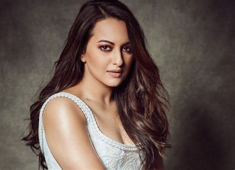 Sonakshi Sinha On Being Trolled For Not Knowing A Question Related To Ramayan Its