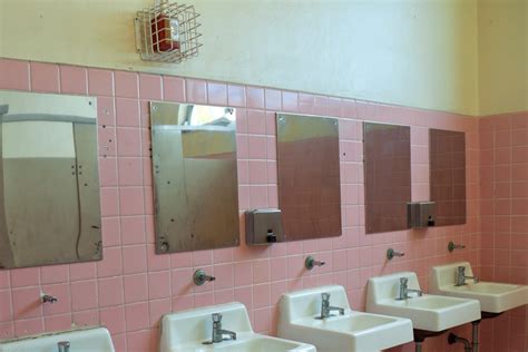 5 Ways To Get Over Your Fear Of Pooping In Public School Bathroom