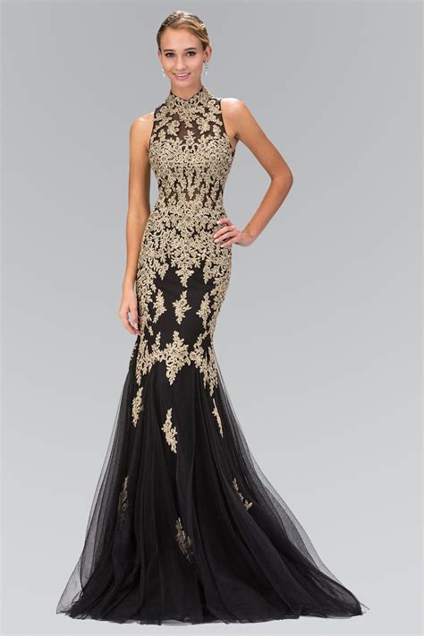 Mermaid evening gowns follow your silhouette to the mid thigh or calf and then flare out at the bottom. black and gold prom dress...BEAUTIFULLL … | Mermaid prom ...