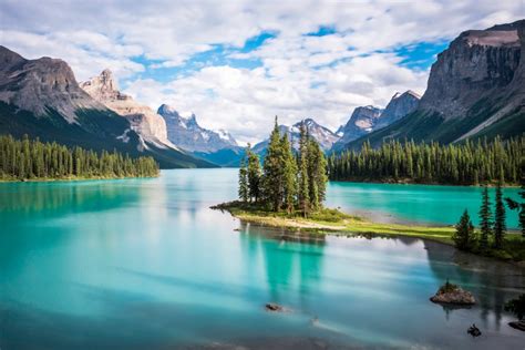 What Are The Top 10 Most Beautiful Lakes In Canada Page 2